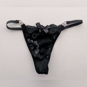 Sexy Bow Lace Thong (SIZE XS)
